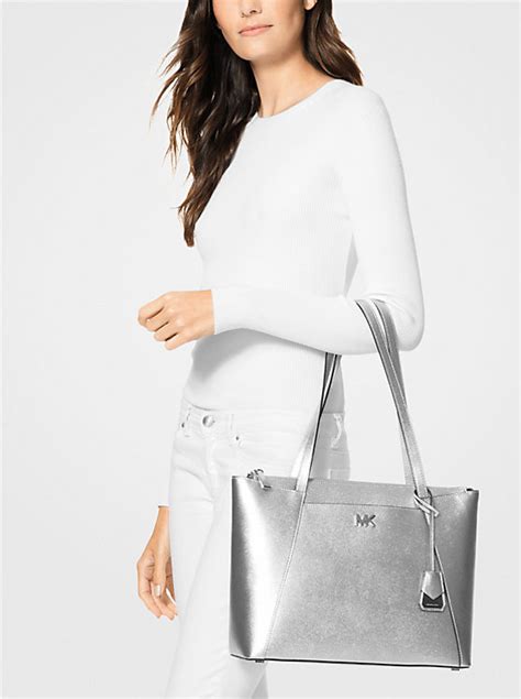 Maddie Medium Crossgrain Leather Tote 